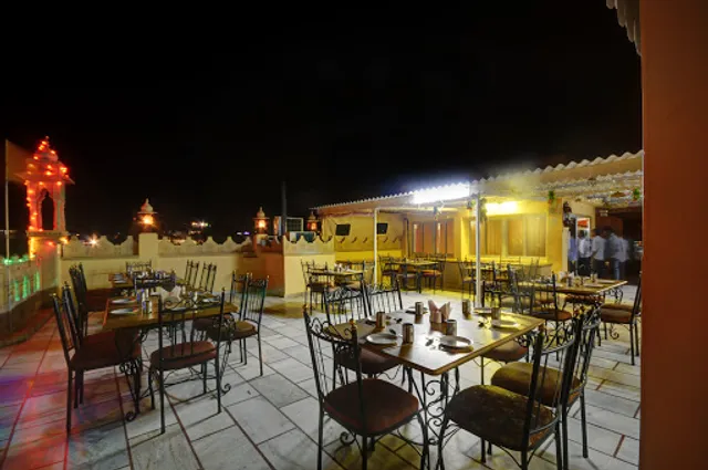 Manwaar Restaurant (Kake Da Dhaba)